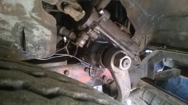 ขาย 10 ล้อหัวยาว เพลาเดียว เครื่อง 6BD1 165 แรงม้า เกียร์ร็อคกี้เสื้อลาย คัสซีสวยตลอดเส้น พาวเวอร์ ทะเบียนพร้อมโอน