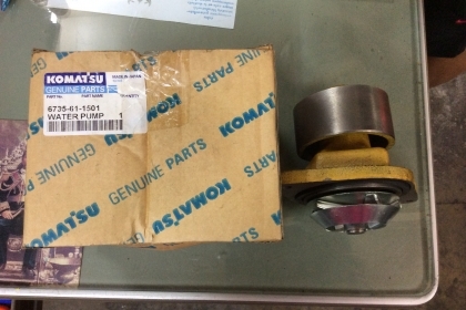 ปั้มน้ำKOMATSU PC200-6/7/8,6D102 ปั้มน้ำKOMATSU PC200-6/7/8,6D102