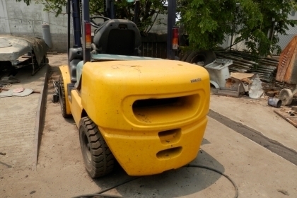 รถหลุดจำนำ โฟลคลีฟ ครื่องดีเซลยกใด้3ตัน KOMATSU FG300