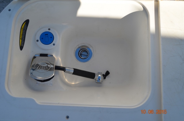 Trophy pro 2103 21 ft, Mercury 200hp 2 stroke, Trailer &amp; T Top. 2004