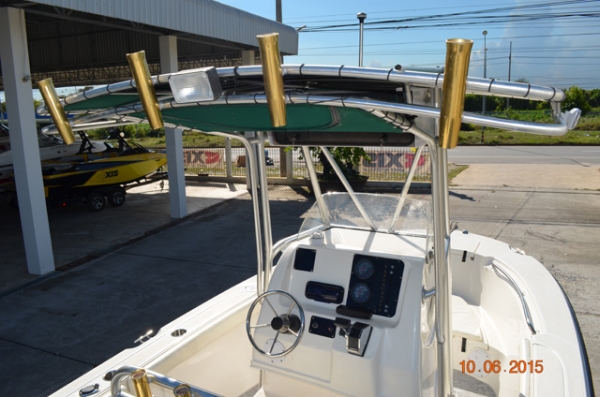 Trophy pro 2103 21 ft, Mercury 200hp 2 stroke, Trailer &amp; T Top. 2004