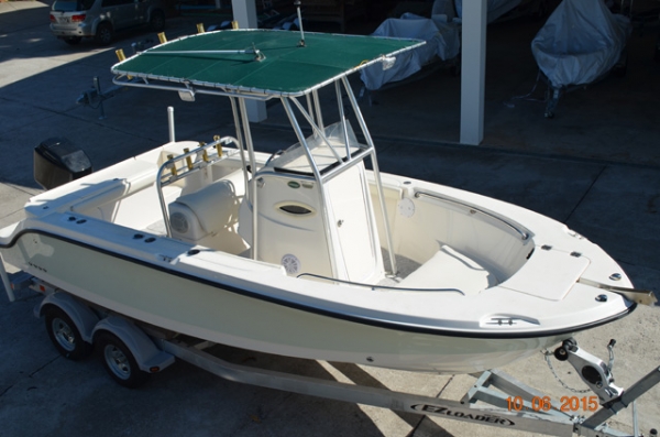 Trophy pro 2103 21 ft, Mercury 200hp 2 stroke, Trailer &amp; T Top. 2004