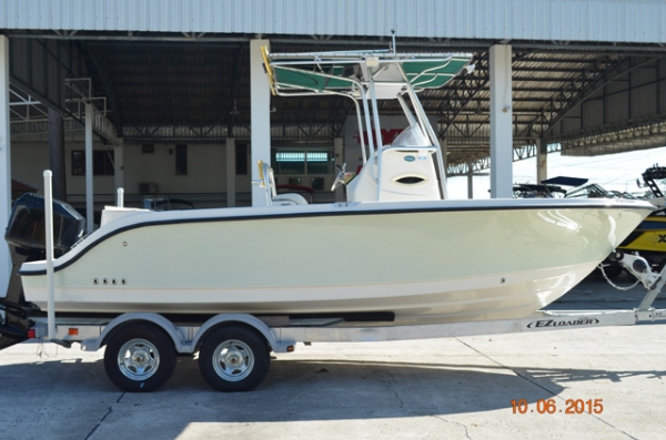 Trophy pro 2103 21 ft, Mercury 200hp 2 stroke, Trailer &amp; T Top. 2004
