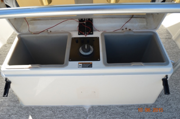 Trophy pro 2103 21 ft, Mercury 200hp 2 stroke, Trailer &amp; T Top. 2004