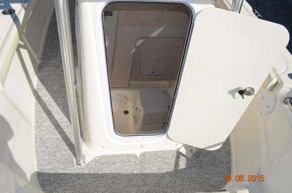 Trophy pro 2103 21 ft, Mercury 200hp 2 stroke, Trailer &amp; T Top. 2004