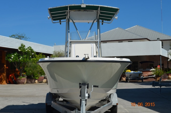 Trophy pro 2103 21 ft, Mercury 200hp 2 stroke, Trailer &amp; T Top. 2004