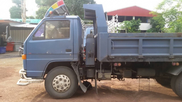 หกล้อ อีซูซุ NPR115 ดั้ม5คิว ปี38 สั่งลุย ช่วงล่างใหญ่ เล่มทะเบียน พร้อมโอน^^ราคา 480,000 ราคานี้ขับส่งถึงบ้าน ครับท่าน