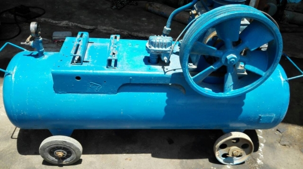 Sale>>ปั้มลม sanco made in japan 2 สูบ 260 ลิตร (ไม่มีมอเตอร์)