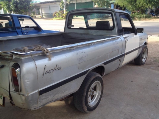 ขายมาสด้า1300ทะเบียนโอน