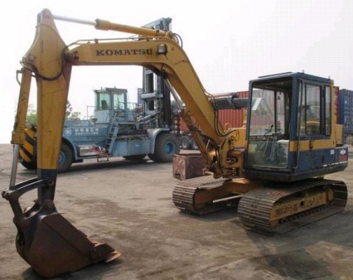 ขาย รถขุด Komatsu PC60U-5 ,ยังไม่ใช้บ้านเรา ชั่วโมงทำงานน้อย 3,181 ช.ม.550,000 บาท สภาพสวยพร้อมใช้งาน แทร็คพิเศษ ใบแทร็ค 60 cm. เครื่องดี ปั๊มแรง เอวแน่น  ช่วงล่างเต็ม เฟรมสวย อาร์มเลี้ยวได้ ห้องเก๋งครบ ปัดน้ำฝนใช้ได้ สนใจสอบถามได้ครับ 0865398263