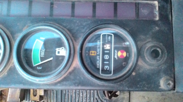 ขาย รถขุด Komatsu PC60U-5 ,ยังไม่ใช้บ้านเรา ชั่วโมงทำงานน้อย 3,181 ช.ม.550,000 บาท สภาพสวยพร้อมใช้งาน แทร็คพิเศษ ใบแทร็ค 60 cm. เครื่องดี ปั๊มแรง เอวแน่น  ช่วงล่างเต็ม เฟรมสวย อาร์มเลี้ยวได้ ห้องเก๋งครบ ปัดน้ำฝนใช้ได้ สนใจสอบถามได้ครับ 0865398263