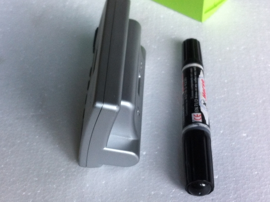 RADIO CONTROLLER ( 40 KHZ ) ใช้ถ่านก้อนเดียว ตามภาพแต่ไม่รู้วิธีใช้งานยังไง