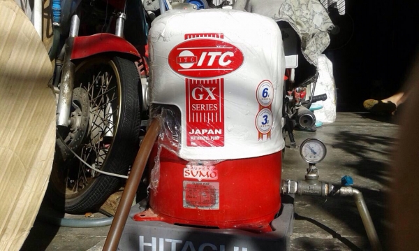 ขายปั้มน้ำอัตโนมัติ Hitachi 100W สภาพสวย ตรวจเช็คแรงดันเรียบร้อยแล้ว ไม่มีรั่วซึม พร้อมใช้งาน