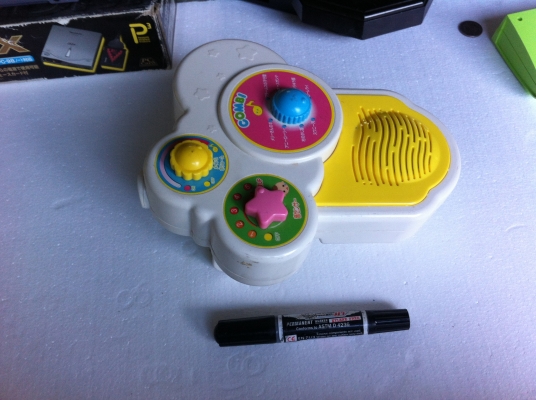 ชุดของเล่น 4 ชิ้น คีย์บอร์ดเล่นเหมือนเครื่องใหญ่ มีชุดต่อกับทีวี เพลงกล่อนเด็ก ตามภาพ ดีทุกชิ้นเล่นได้ทุกตัว  200 บาท