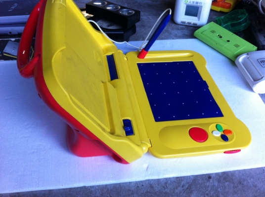 ชุดของเล่น 4 ชิ้น คีย์บอร์ดเล่นเหมือนเครื่องใหญ่ มีชุดต่อกับทีวี เพลงกล่อนเด็ก ตามภาพ ดีทุกชิ้นเล่นได้ทุกตัว  200 บาท