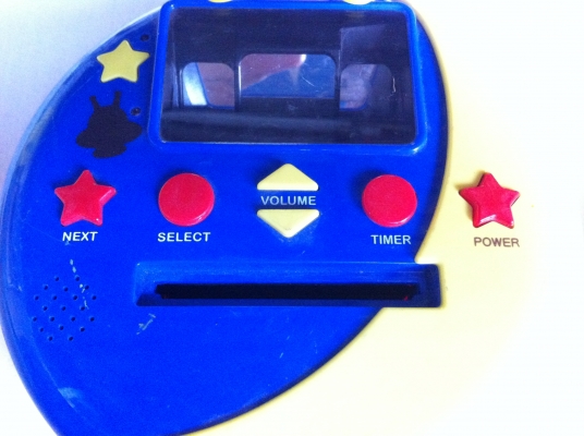 ชุดของเล่น 4 ชิ้น คีย์บอร์ดเล่นเหมือนเครื่องใหญ่ มีชุดต่อกับทีวี เพลงกล่อนเด็ก ตามภาพ ดีทุกชิ้นเล่นได้ทุกตัว  200 บาท