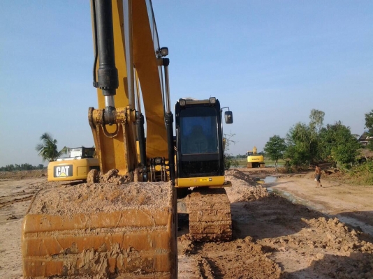 รถแบคโฮ CAT 320 รถสวยๆ พร้อมใช้งานครับ