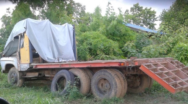 ISUZU TX 145 HP 6BB1 รถหัวยาว 10 ล้อเพลาเดียว เทรลเลอร์ขึ้นรถแบ็คโฮร PC 120 รถสภาพดีพร้อมใช้งานได้เลย เครื่องแรงดีสตาร์ทง่าย ภายในเก๋งคอนโซลครบ พวงมาลัยธรรมดา เบรคลม ช่วงล่างคัชซีไม่บวม ยางสภาพดีประมาณ 60\% เอกสารทะเบียนครบ ราคาต่อรองได้ครับ