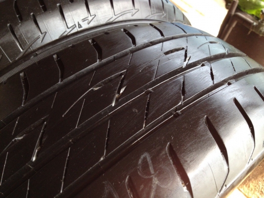 ยางบริดจสโตน 185 60R15ปี2014สวยๆ ยางบริดจสโตน 185 60R15ปี2014สวยๆ