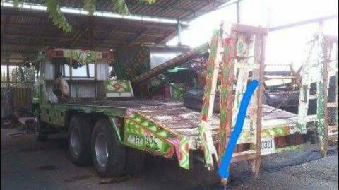 รถเทนเลอร์สิบล้อ2เพลา10เกียร์หางขึ้นแบคโฮขนาด200ได้ราคา880,000หรือดาวน์350,000ผ่อน21,000x25