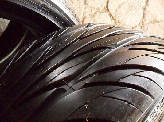 ยางแก้มเตี้ยขอบ17 SONAR215-45-R17(4เส้น2,600บ) ยางแก้มเตี้ยขอบ17 SONAR215-45-R17(4เส้น2,600บ)