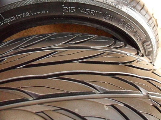 ยางแก้มเตี้ยขอบ17 SONAR215-45-R17(4เส้น2,600บ) ยางแก้มเตี้ยขอบ17 SONAR215-45-R17(4เส้น2,600บ)