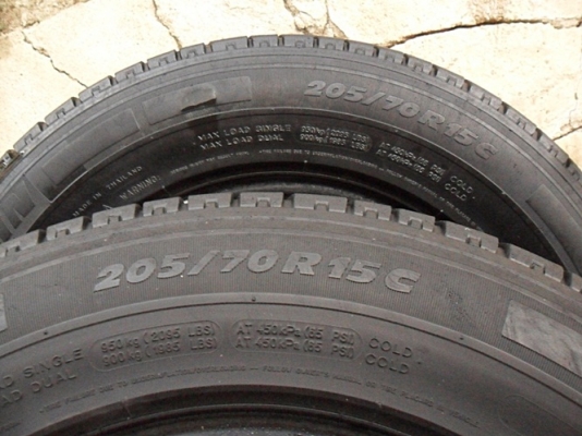 ยางรถกระบะขอบ15  มิชลิน205-70-R15(4เส้น1,900บ)