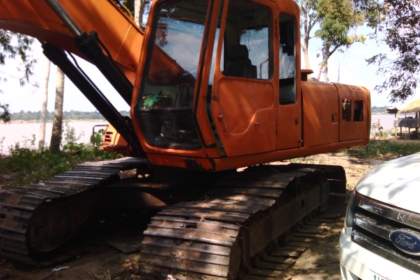 ขายแม็กโคร HITASHI EX200~2ระบบเมกกะปั้ม เครื่องปั้มดีเยี่ยม โซ่ช่วงล่างพร้อมใช้งาน เอกสารสัญญาซื้อขาย