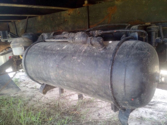 ขายด่วน TOYOTA BU211 - 175 HP 6BG1 สิบล้อเพลาเดียว เทรลเลอร์ขึ้นรถเกี่ยวข้าว วางหัวเก๋งร็อกกี้วางเครื่องร็อก ใส่เฟืองท้ายกับเพลาทำเป็นรถสิบล้อพร้อมลงเล่มครบพร้อมโอนได้เลยครับ เครื่องแน่นแรงดี ภายในเก๋งสวยครบ พวงมาลัยเพาเวอร์ ระบบเบรคทริ๊ปฟี้ครบพร้อม ยาง 8