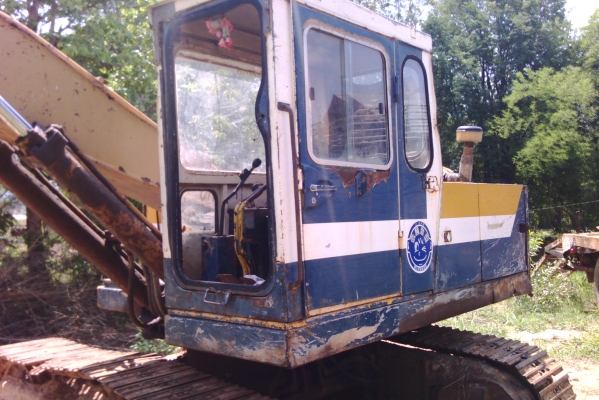 ขายKOMATSU 12HT รถสภาพพร้อมใช้งาน เครื่องปั้มดี โซ่ช่วงล่างดี ราคาเบาๆครับ