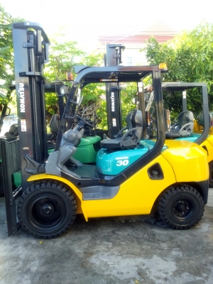 ขายฟอร์คลิฟท์ดีเซลขนาด 3 ตันรุ่น FD30-16 ติดต่อ 081-3535-948