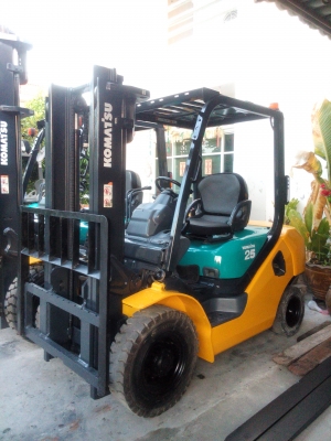 ขายโคมัตสุดีเซลขนาด 2 ตันและ 2.5 ตัน  รุ่น 16 ติดต่อ 081-3535-948