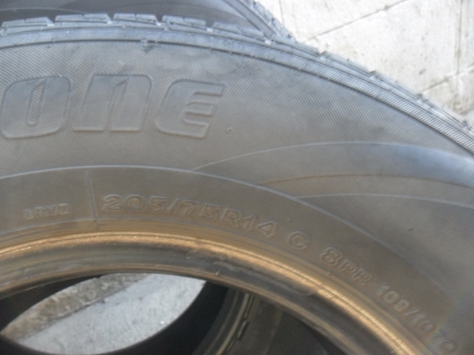 ยาง ขอบ 14 กะบะ ผ้าใบ 8 ชั้น สวยๆ 4 เส้น ราคา 2800 บาท