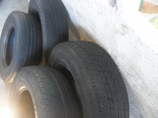 ยาง ขอบ 14 กะบะ ผ้าใบ 8 ชั้น สวยๆ 4 เส้น ราคา 2800 บาท