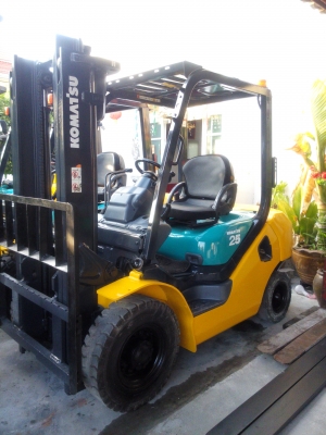 ขายโคมัตสุดีเซลขนาด 2 ตันและ 2.5 ตัน  รุ่น 16 ติดต่อ 081-3535-948