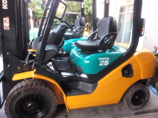 ขายโคมัตสุดีเซลขนาด 2 ตันและ 2.5 ตัน  รุ่น 16 ติดต่อ 081-3535-948
