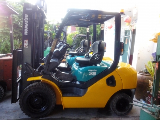 ขายโคมัตสุดีเซลขนาด 2 ตันและ 2.5 ตัน  รุ่น 16 ติดต่อ 081-3535-948