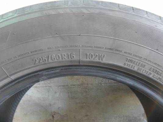 ยาง NITTO 225/60R16ปี12 สวยๆ 4 เส้น ราคา 3000 บาท