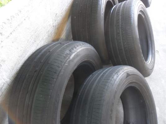 ยาง NITTO 225/60R16ปี12 สวยๆ 4 เส้น ราคา 3000 บาท