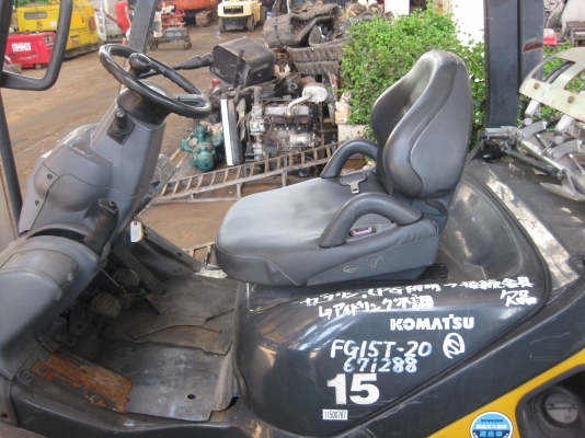 รถโฟล์คลิฟต์ โคมัตสุ 1.5ตัน  เครื่องเบนซิล ติดแก๊ส