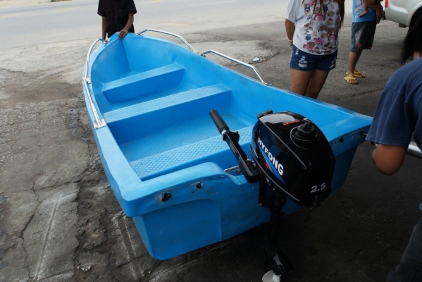 ขายเรือพร้อมเครื่องยนต์2.5hp. เครื่องใหม่เรือ12.5ฟุต พร้อมใช้ 19500