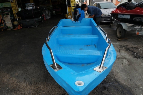 ขายเรือพร้อมเครื่องยนต์2.5hp. เครื่องใหม่เรือ12.5ฟุต พร้อมใช้ 19500
