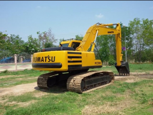 ขาย Komatsu 200-6. สวยมาก พร้อมใช้งาน