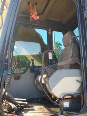 ขาย Komatsu 200-6. สวยมาก พร้อมใช้งาน