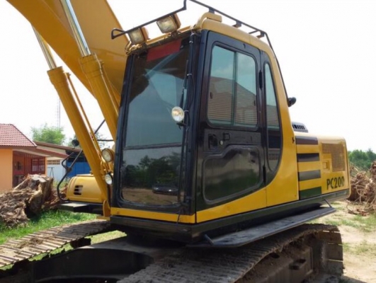 ขาย Komatsu 200-6. สวยมาก พร้อมใช้งาน