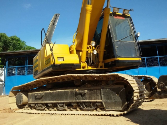 ขาย Komatsu 200-6. สวยมาก พร้อมใช้งาน