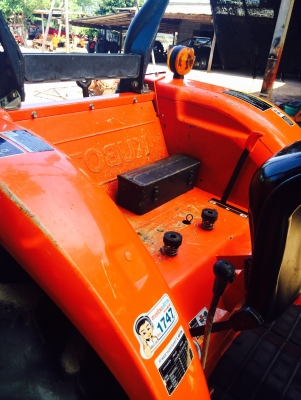 ขาย คูโบต้า 4708 พร้อมใช้ รถสีเดิมทงคัน