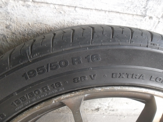 ล้อแม็ก 16นิ้ว 4รู100/114 พร้อมยาง สวยๆ 4 ล้อ ราคา 6000 บาท