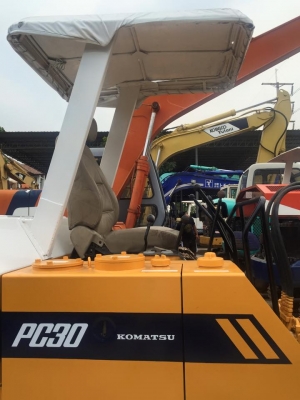 KOMATSU PC30-1 รถเก่านำเข้าจากญี่ปุ่นไม่เคยใช้งานในไทย