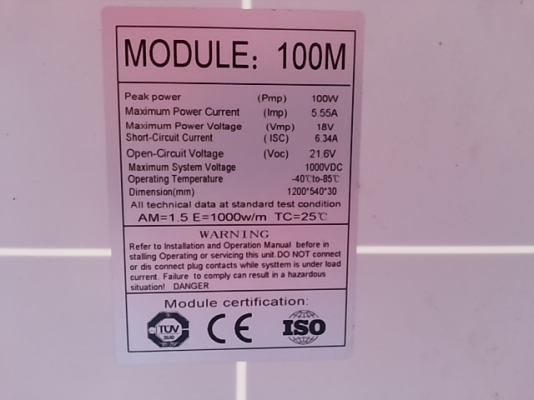 แผงโซล่าเซลล์100wพร้อมเครื่องชาร์จ20a.ของใหม่ราคาโรงงาน